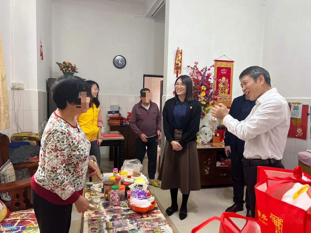 党建引领｜新春送温暖 关怀系民生2.jpg